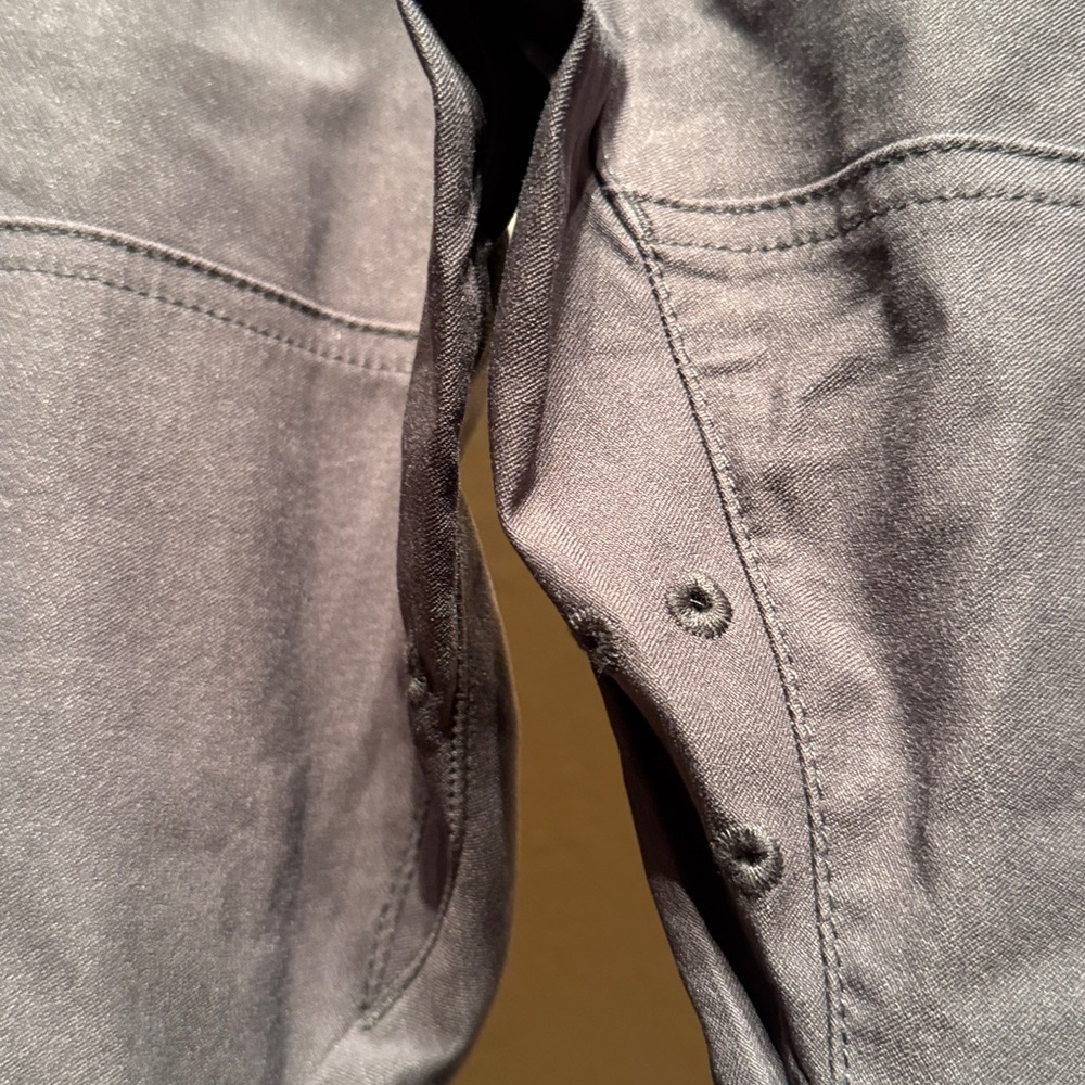 Men’s cargo hiking pants size 42x32 charcoal gray super stretch tapered leg $95 - Picture 6 of 14